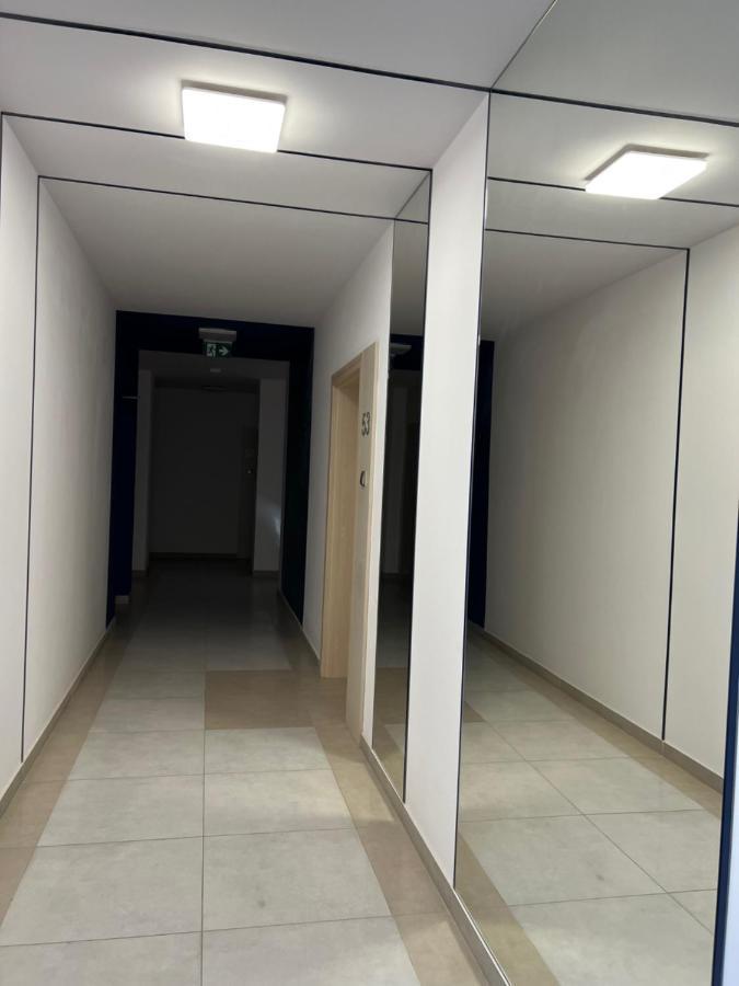 Family & Business Elegant Apartments Ul Lotnicza Centrum Galeria Korona - 1 Bedroom, Terrace, Air Conditioning, Garage - New! Кельце Экстерьер фото