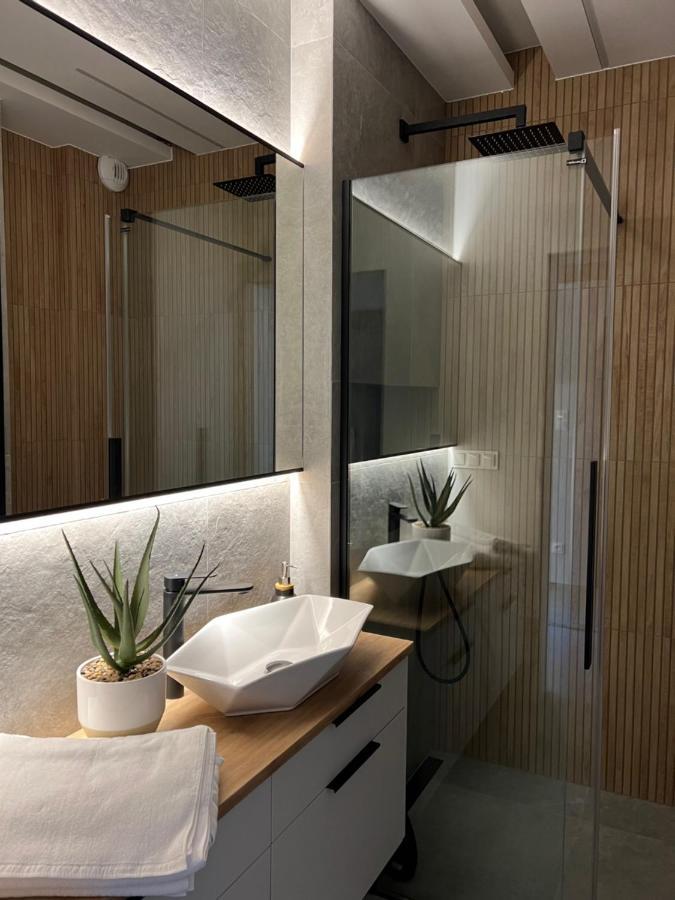 Family & Business Elegant Apartments Ul Lotnicza Centrum Galeria Korona - 1 Bedroom, Terrace, Air Conditioning, Garage - New! Кельце Экстерьер фото