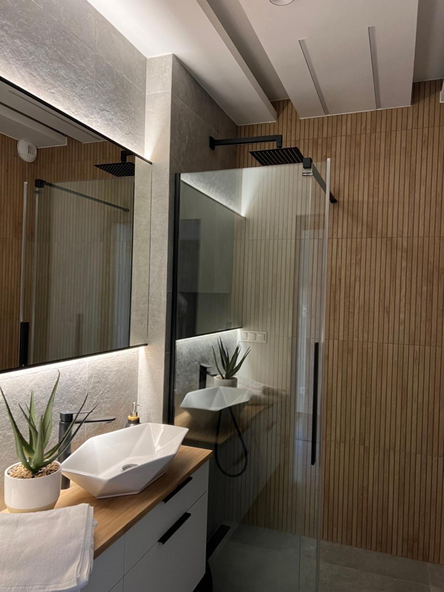 Family & Business Elegant Apartments Ul Lotnicza Centrum Galeria Korona - 1 Bedroom, Terrace, Air Conditioning, Garage - New! Кельце Экстерьер фото